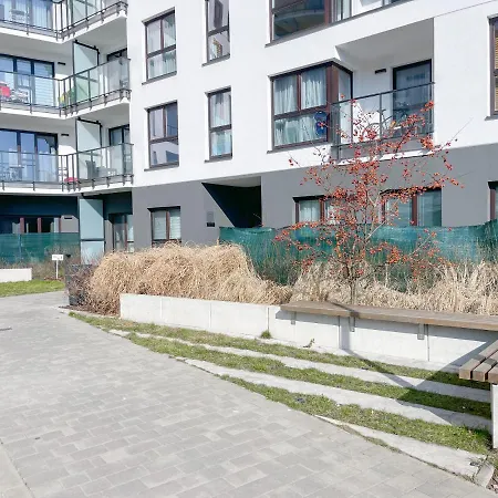 Metro, Apartament 3 Pokoje Z Ogrodkiem 80m2 アパート *