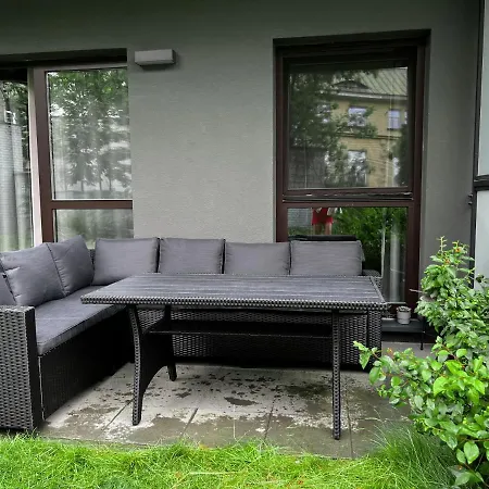 Metro, Apartament 3 Pokoje Z Ogrodkiem 80m2 アパート ワルシャワ