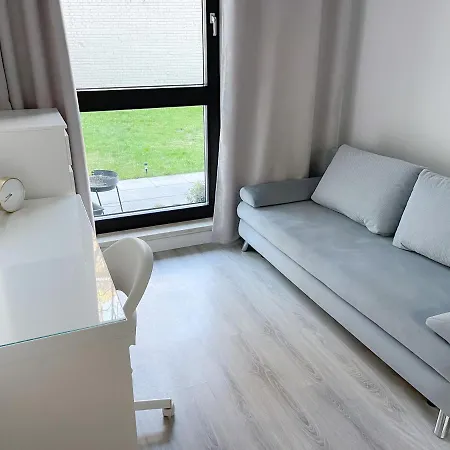 Metro, Apartament 3 Pokoje Z Ogrodkiem 80m2 Апартаменты